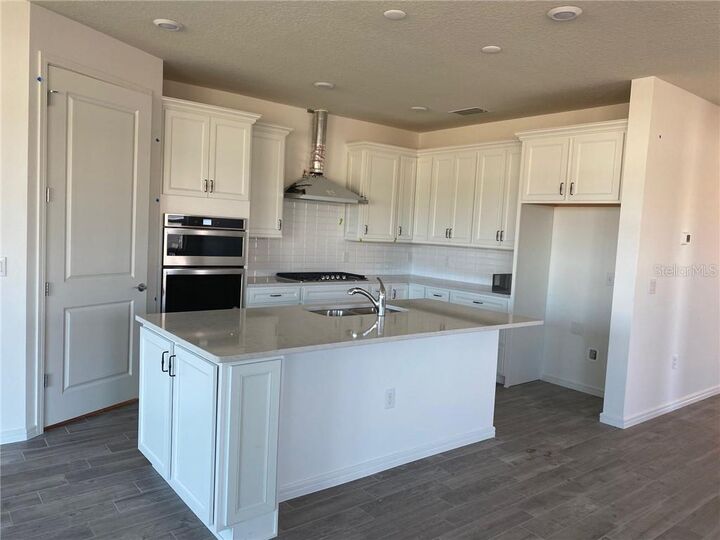 Property Photo:  2812 Ruby Rose Lane  FL 34771 