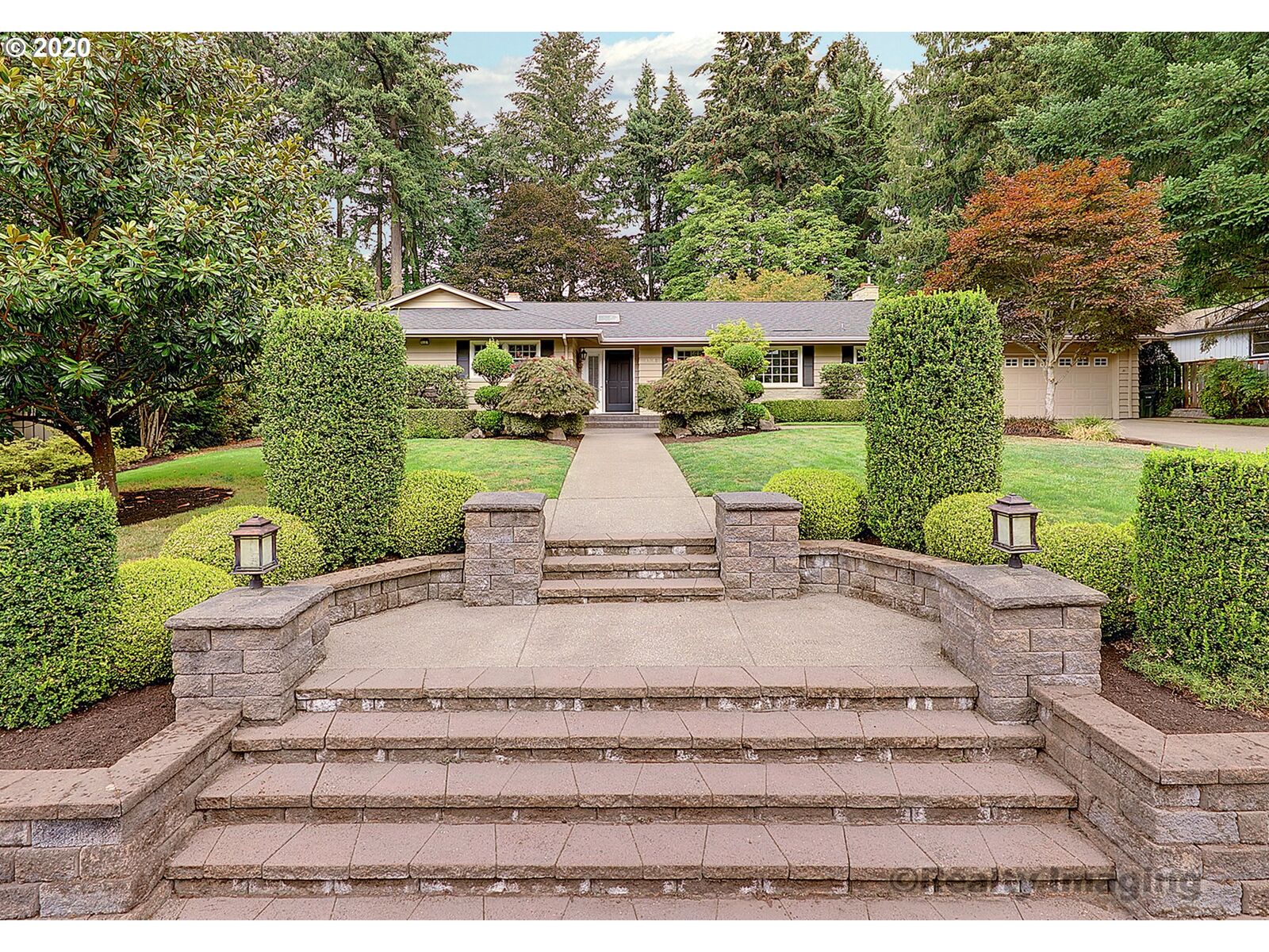 Property Photo: 10465 SW Hawthorne Ln OR 97225