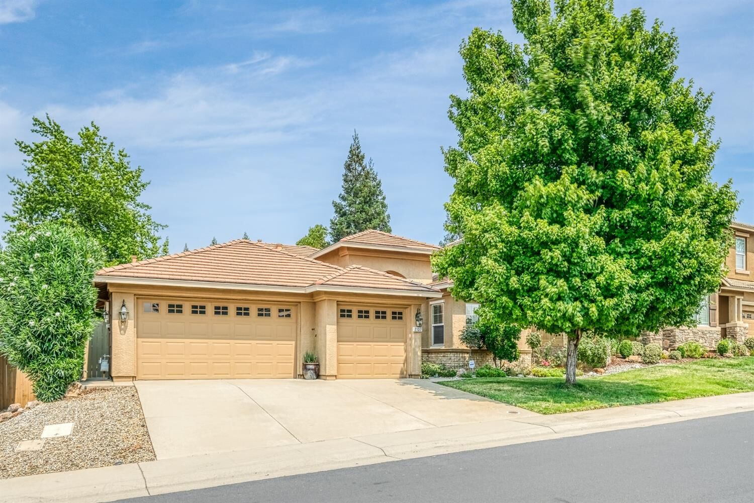 Property Photo:  2137 Dorrington Drive  CA 95661 