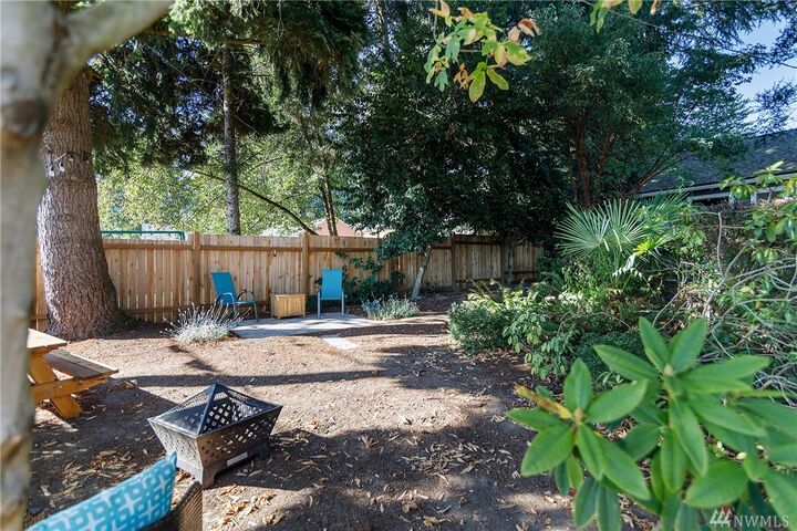 Property Photo:  9808  35th Avenue SW  WA 98126 