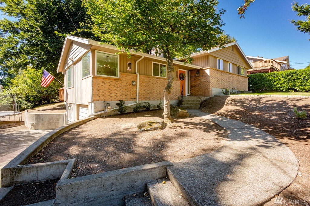 Property Photo: 7102 98th Street Ct E WA 98373