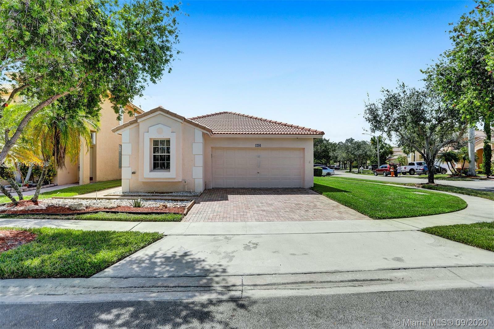 Property Photo: 1296 NW 170th Ter FL 33028