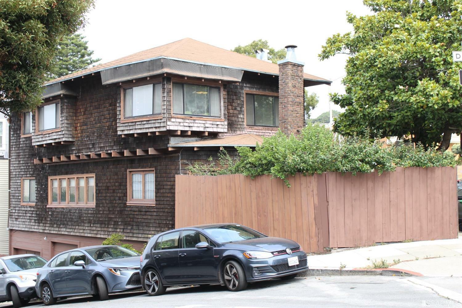 Property Photo:  1035 Ashbury Street  CA 94117 