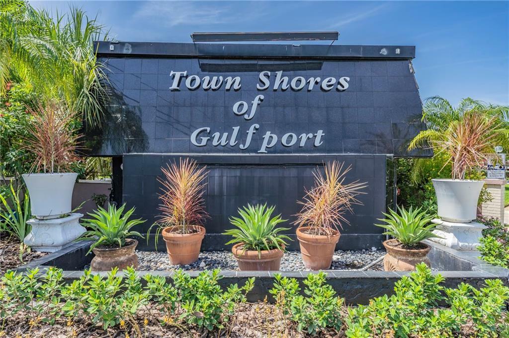 Property Photo: 6025 Shore Boulevard S 304 FL 33707