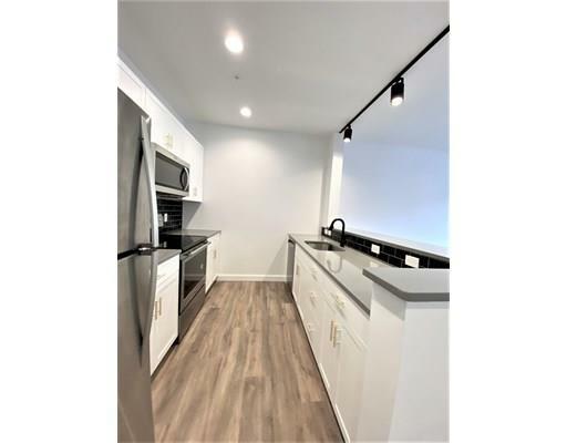 Property Photo:  172 Woburn Street 1003  MA 01867 
