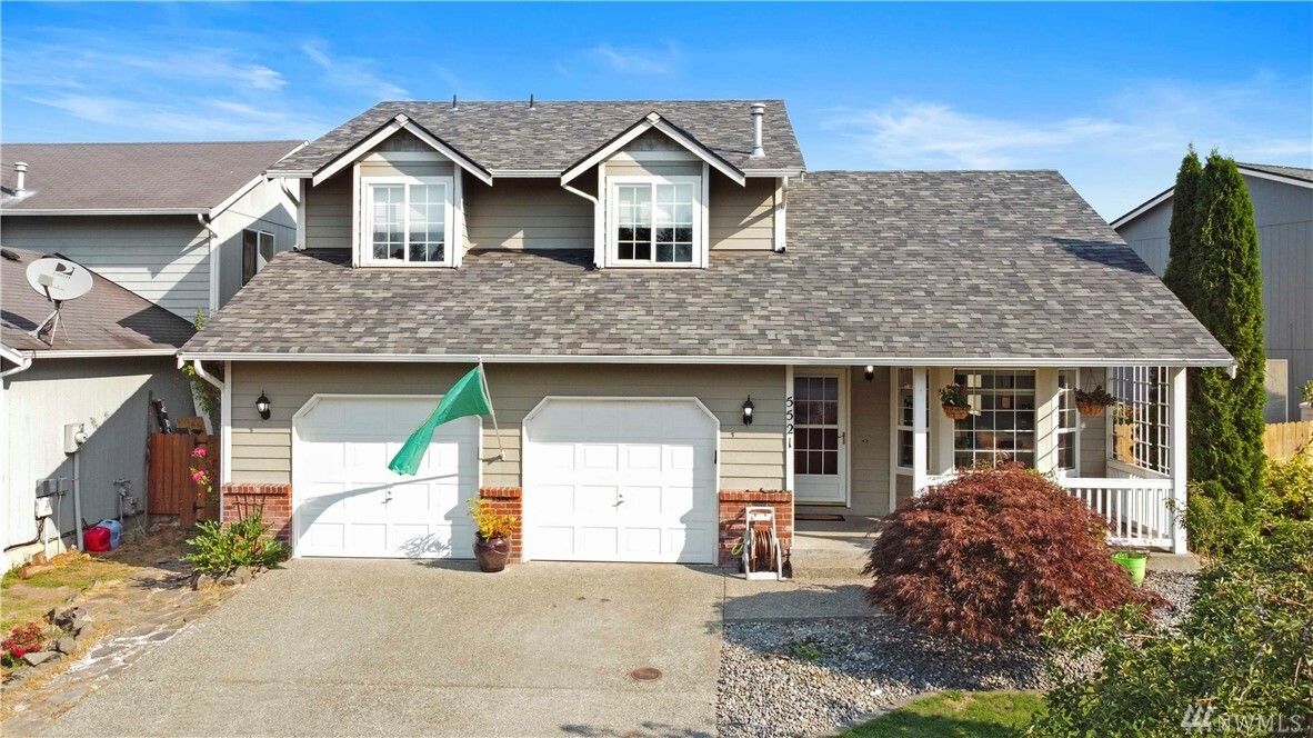 Property Photo: 5521 209th St E WA 98387