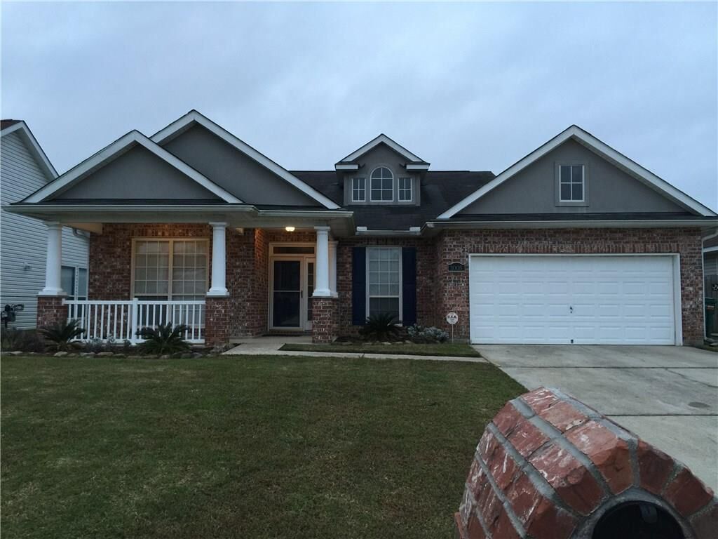 Property Photo:  1005 McCartney Court  LA 70461 