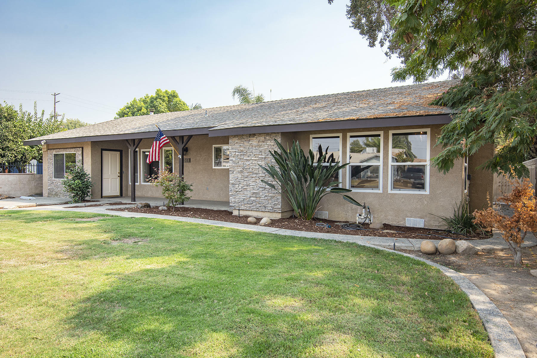 Property Photo:  143 W Gail Avenue  CA 93274 