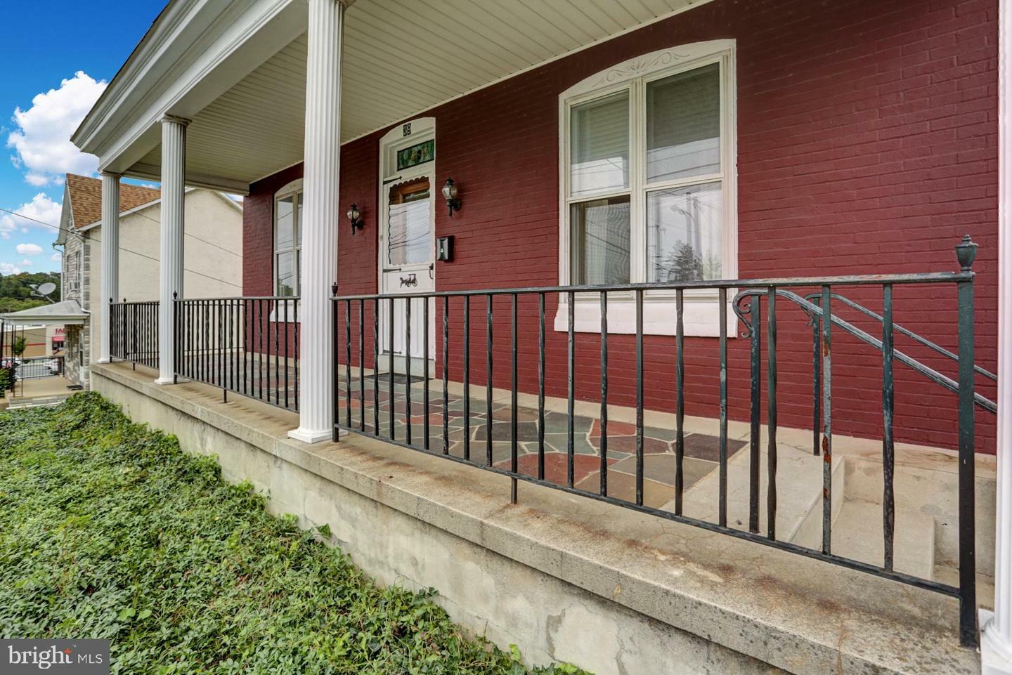 Property Photo:  39 Carroll Street  PA 19611 