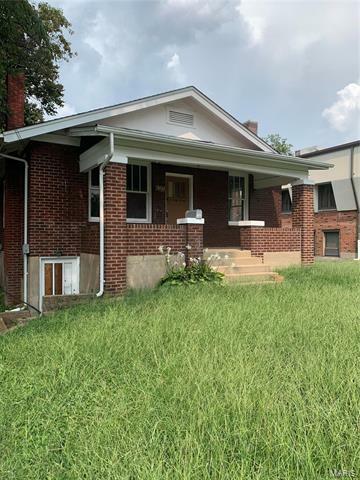 Property Photo: 9157 East Milton Avenue 63114