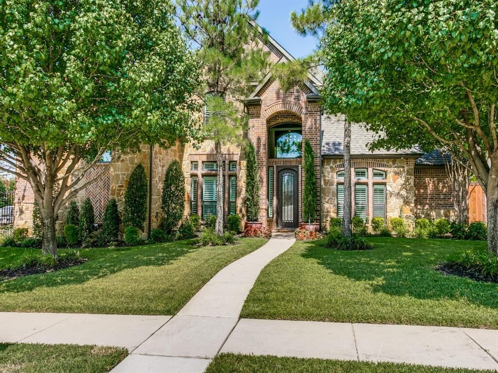 Property Photo: 12420 Water Oak Drive TX 76244