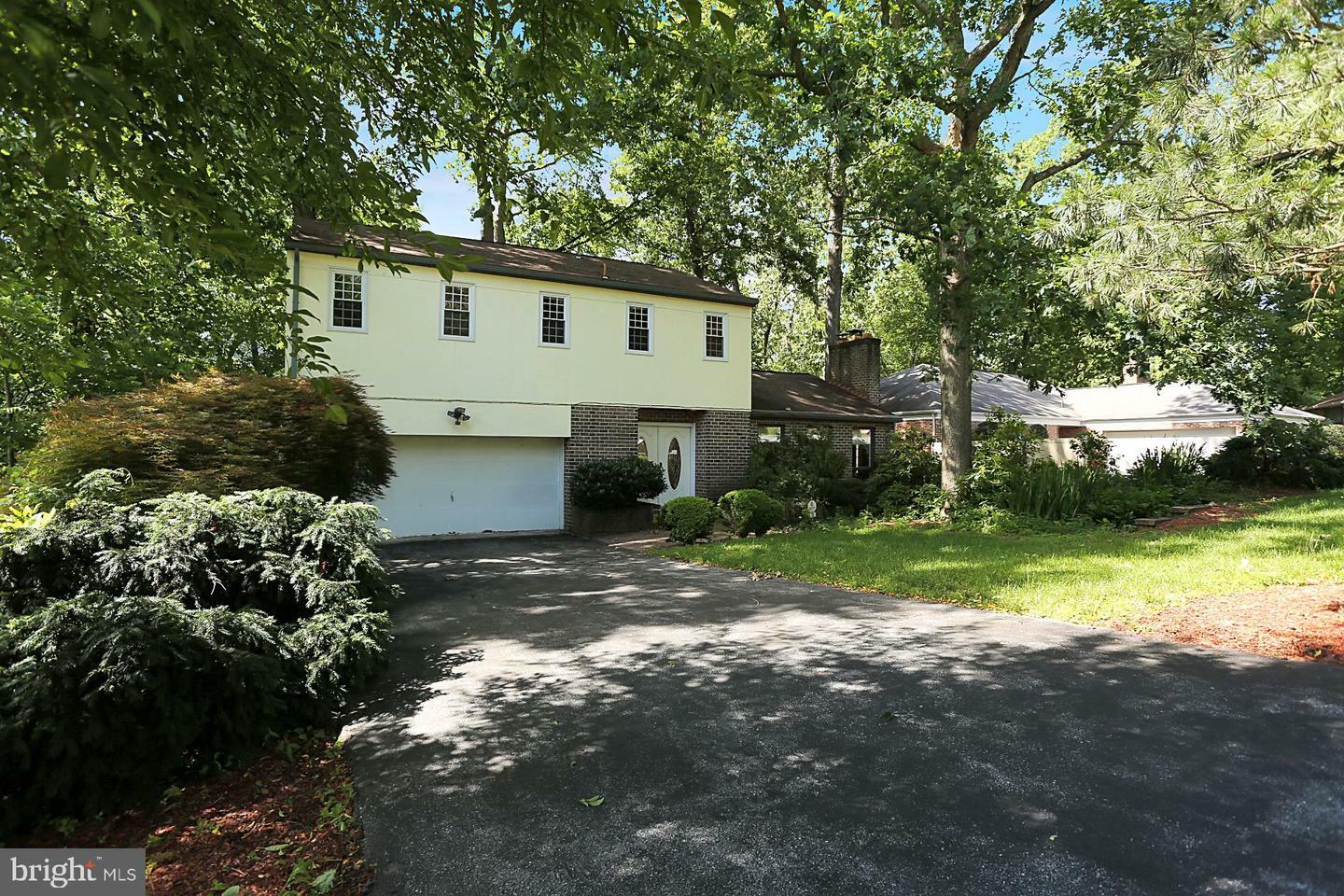 Property Photo:  10 Nassau Circle  PA 19607 