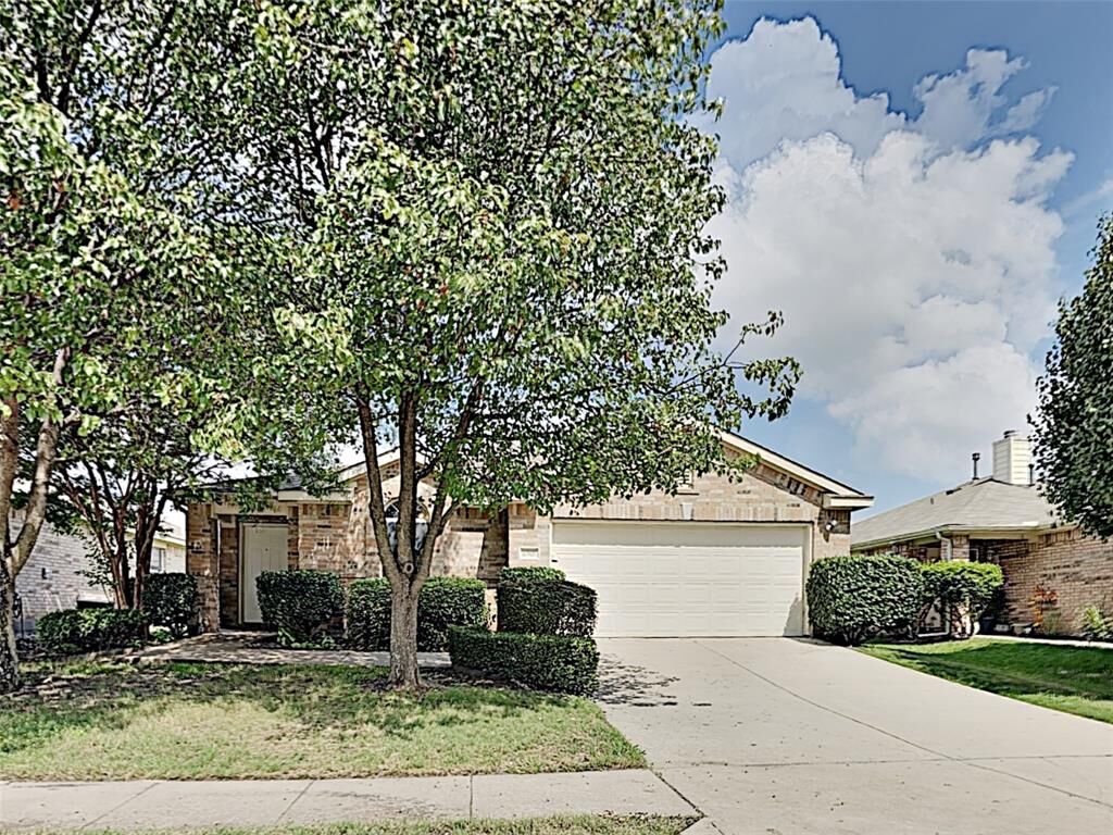 Property Photo: 6908 Whitestone Drive TX 75070