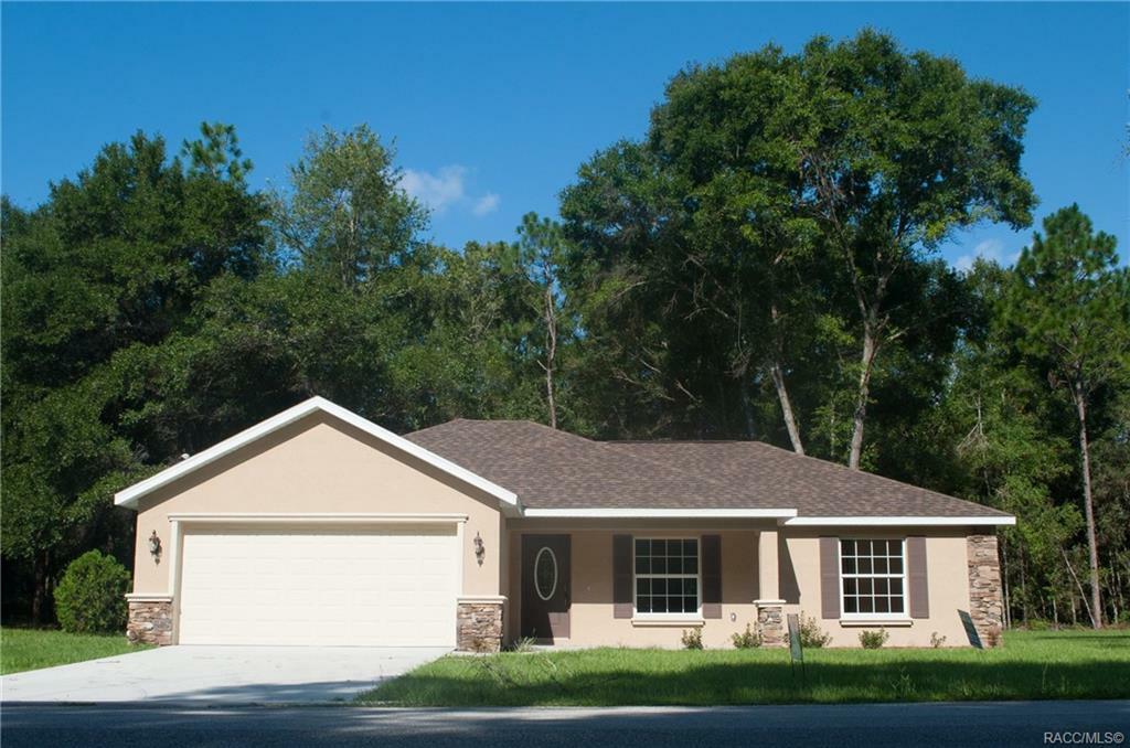 Property Photo:  986 N Fitzpatrick Avenue  FL 34453 