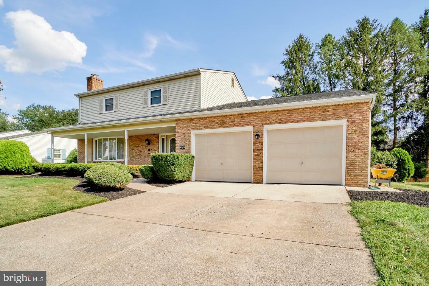 Property Photo:  608 Somerset Drive  PA 17055 