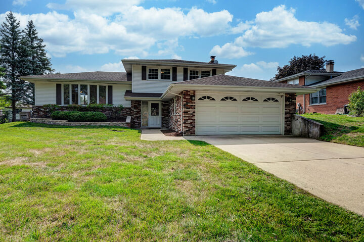 1309 Sleepy Hollow Lane  Darien IL 60561 photo