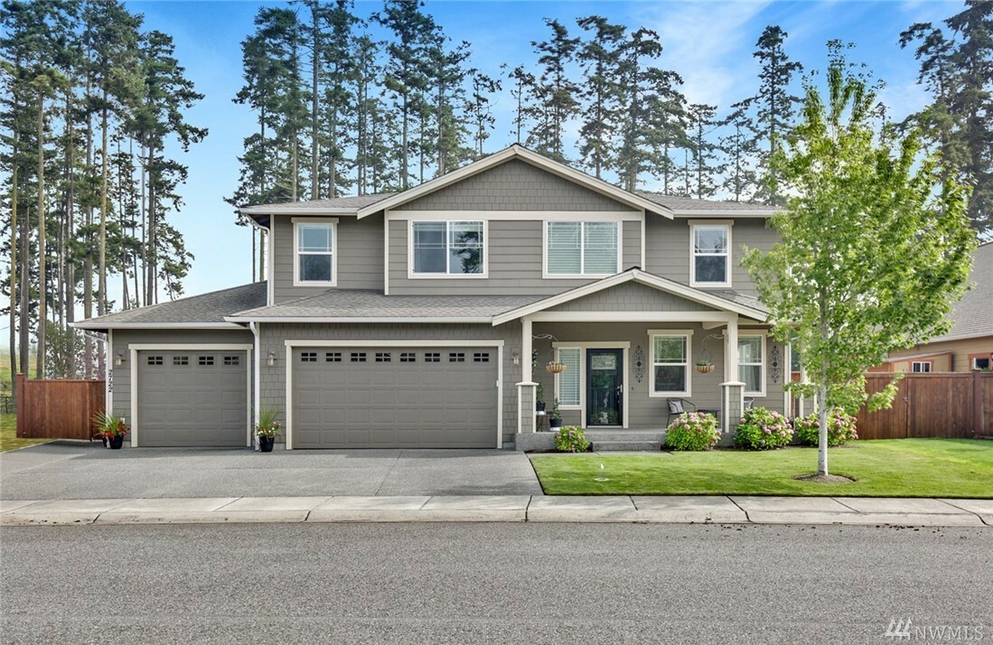 Property Photo:  2722 SW Fairway Point Dr  WA 98277 