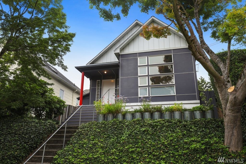 Property Photo: 2104 E Thomas Street WA 98112