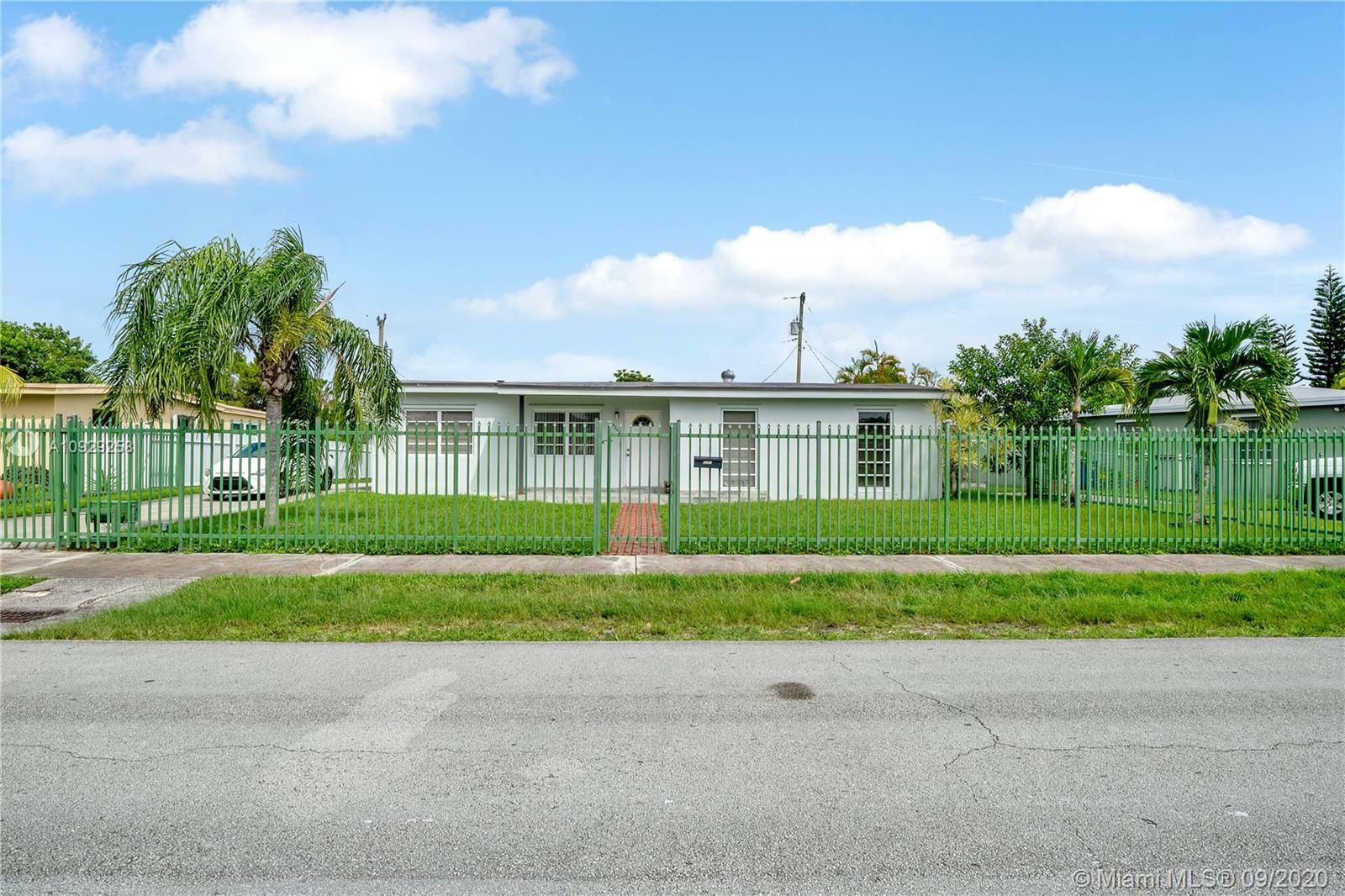 5201 SW 112th Pl  Miami FL 33165 photo