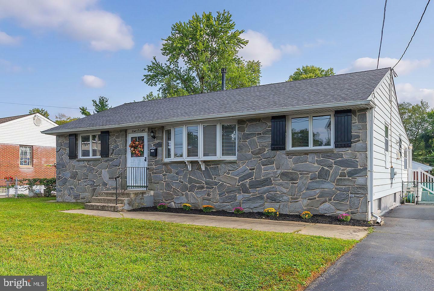 Property Photo:  408 Smith Lane  NJ 08078 