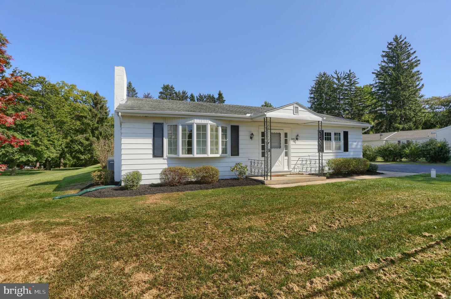 Property Photo: 109 S York Road PA 17019