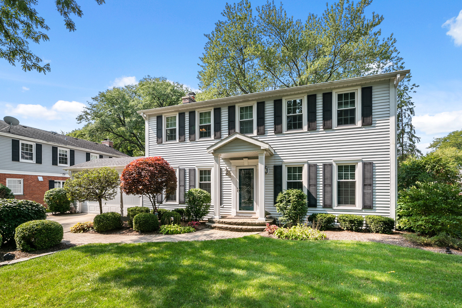 Property Photo: 958 North Arrowhead Drive IL 60074