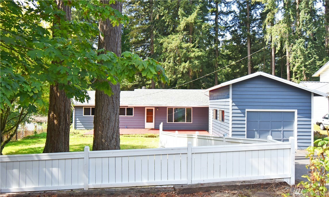 Property Photo: 32461 46th Place S WA 98001