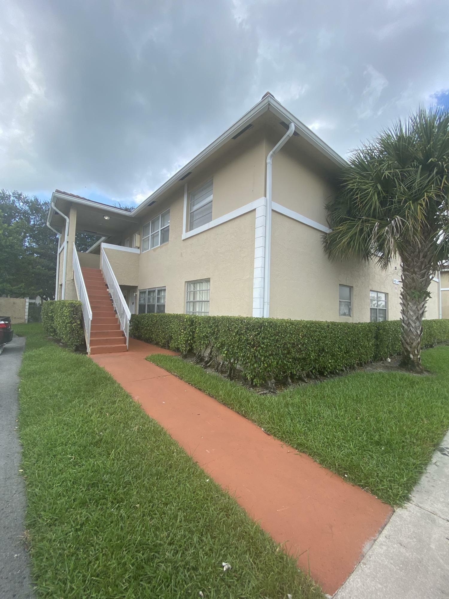 Property Photo:  1006 Twin Lakes Drive 20-E  FL 33071 