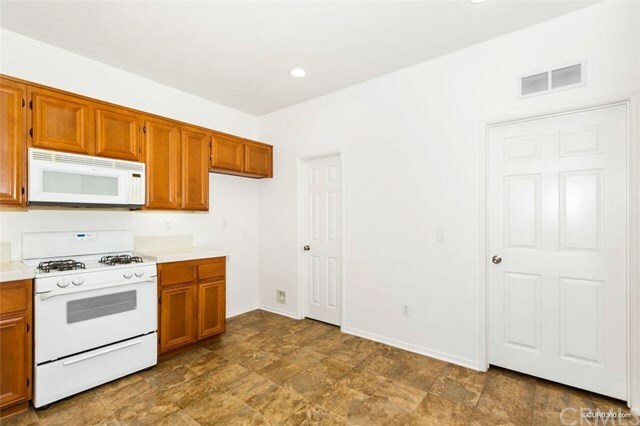 Property Photo:  4490 Brisbane Way 3  CA 92058 