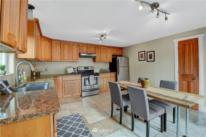 Property Photo:  11845 22nd Avenue SW  WA 98146 