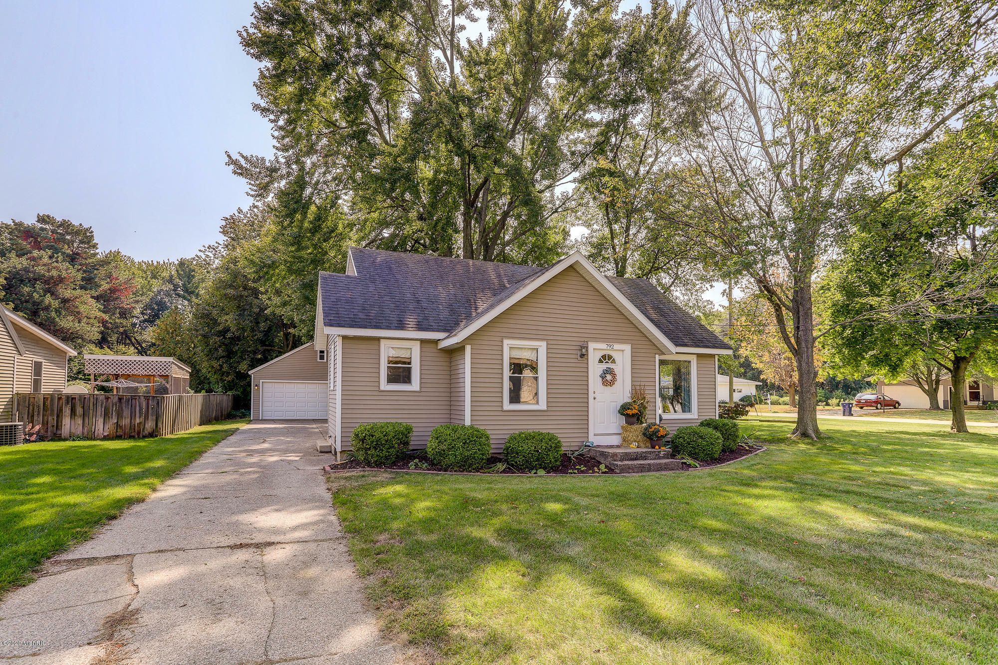 Property Photo: 792 W 26th Street MI 49423