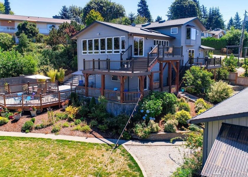 Property Photo:  1002 SW 298th Street  WA 98023 