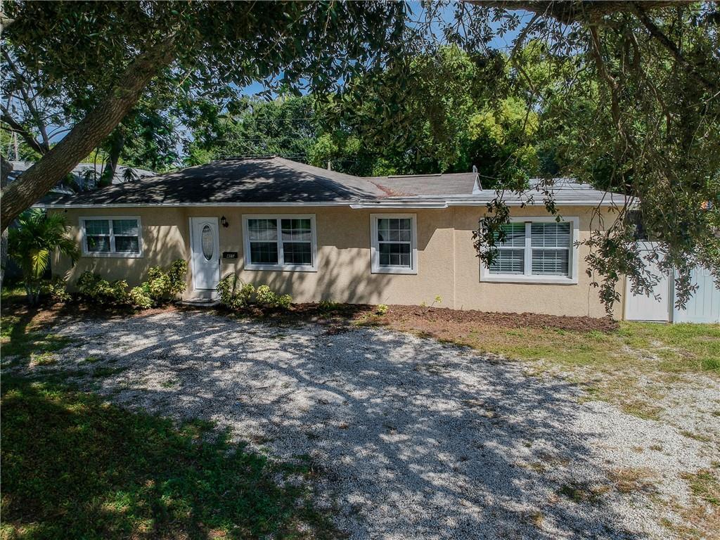 Property Photo: 1415 54th Avenue N FL 33703