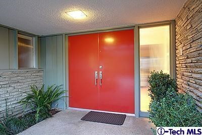 Property Photo: 3238 E Villa Knolls Drive CA 91107