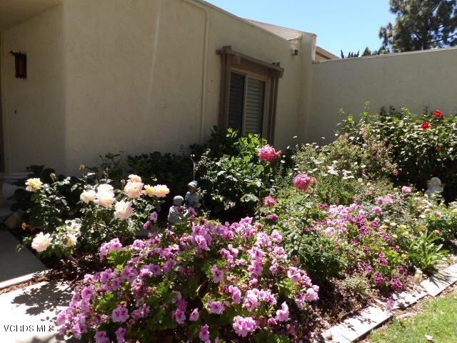 Property Photo:  566 Racquet Club Lane  CA 91360 