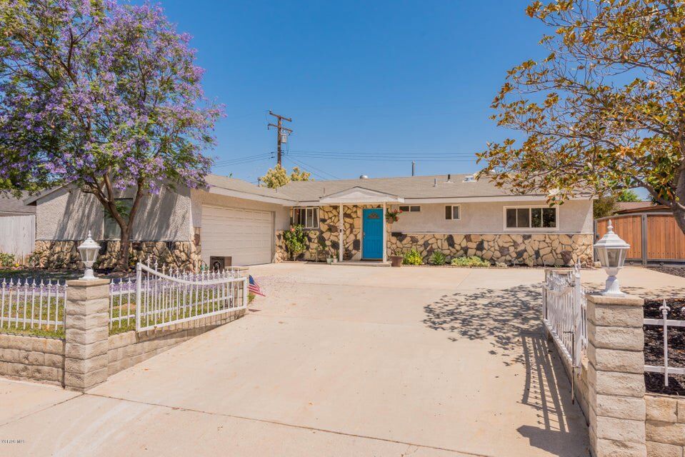 Property Photo:  1763 Anderson Street  CA 93065 