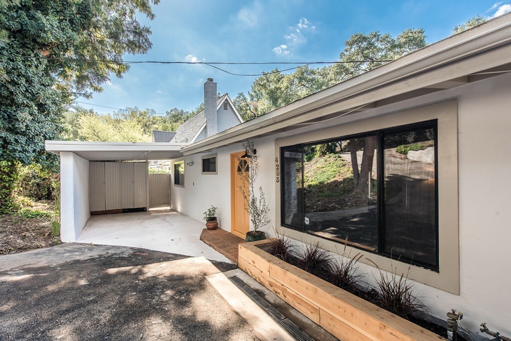 Property Photo:  4283 Morro Drive  CA 91364 