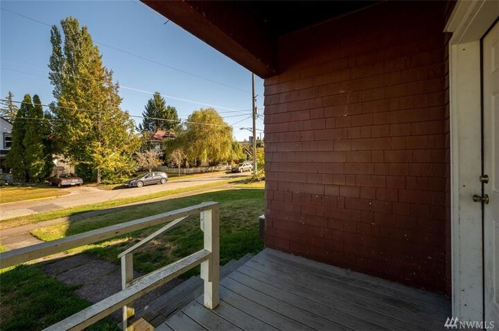 Property Photo:  1237 Grant St  WA 98225 