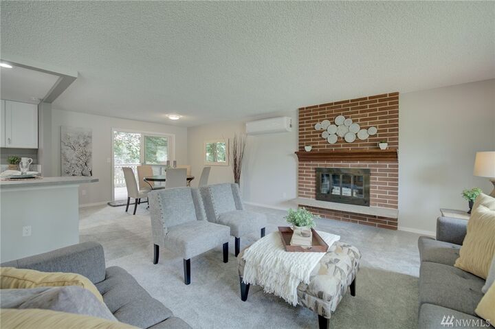 Property Photo: 21909 6th Ave W WA 98021