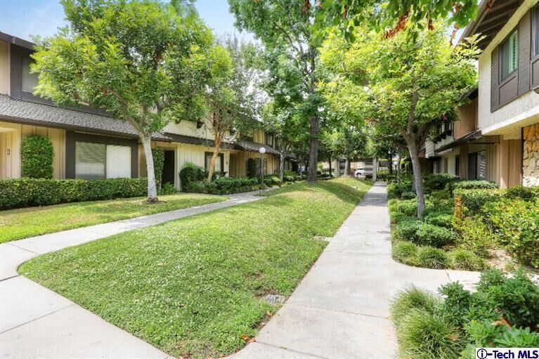 Property Photo:  436 Fairview Avenue 20  CA 91007 