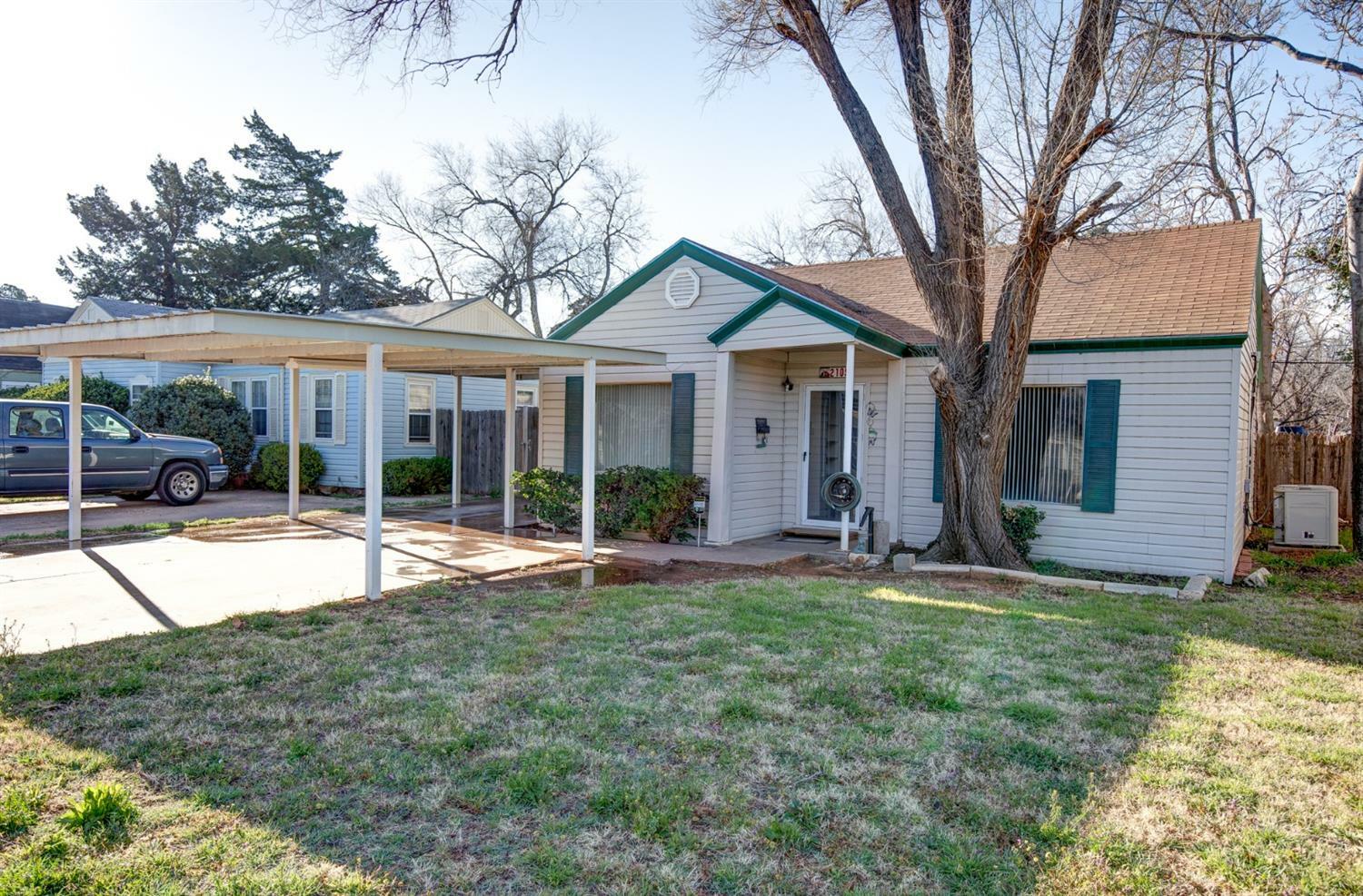 Property Photo:  2105 31st Street  TX 79411 