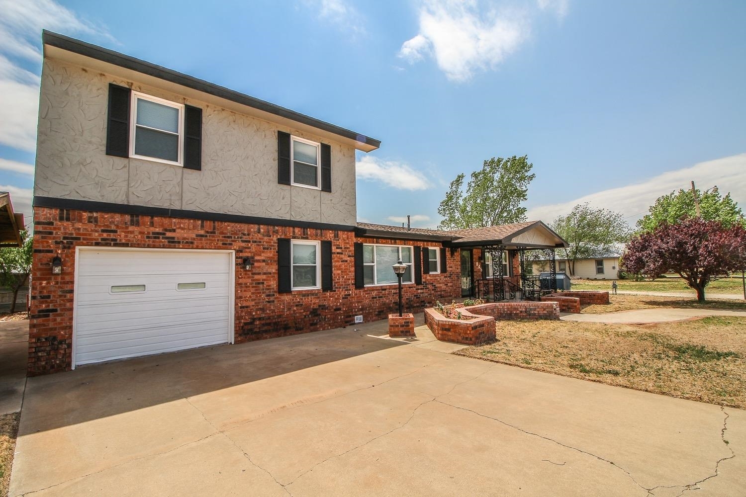Property Photo:  845 W Jean Street  TX 79364 