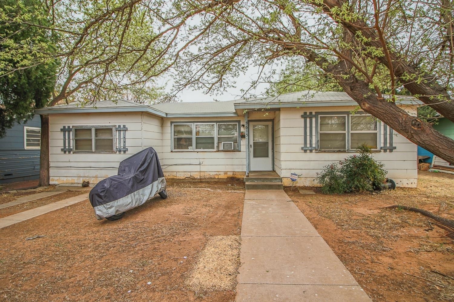 Property Photo:  5615 Ave B  TX 79404 