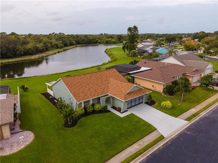 Property Photo:  3271 Meadow Run Drive  FL 34293 