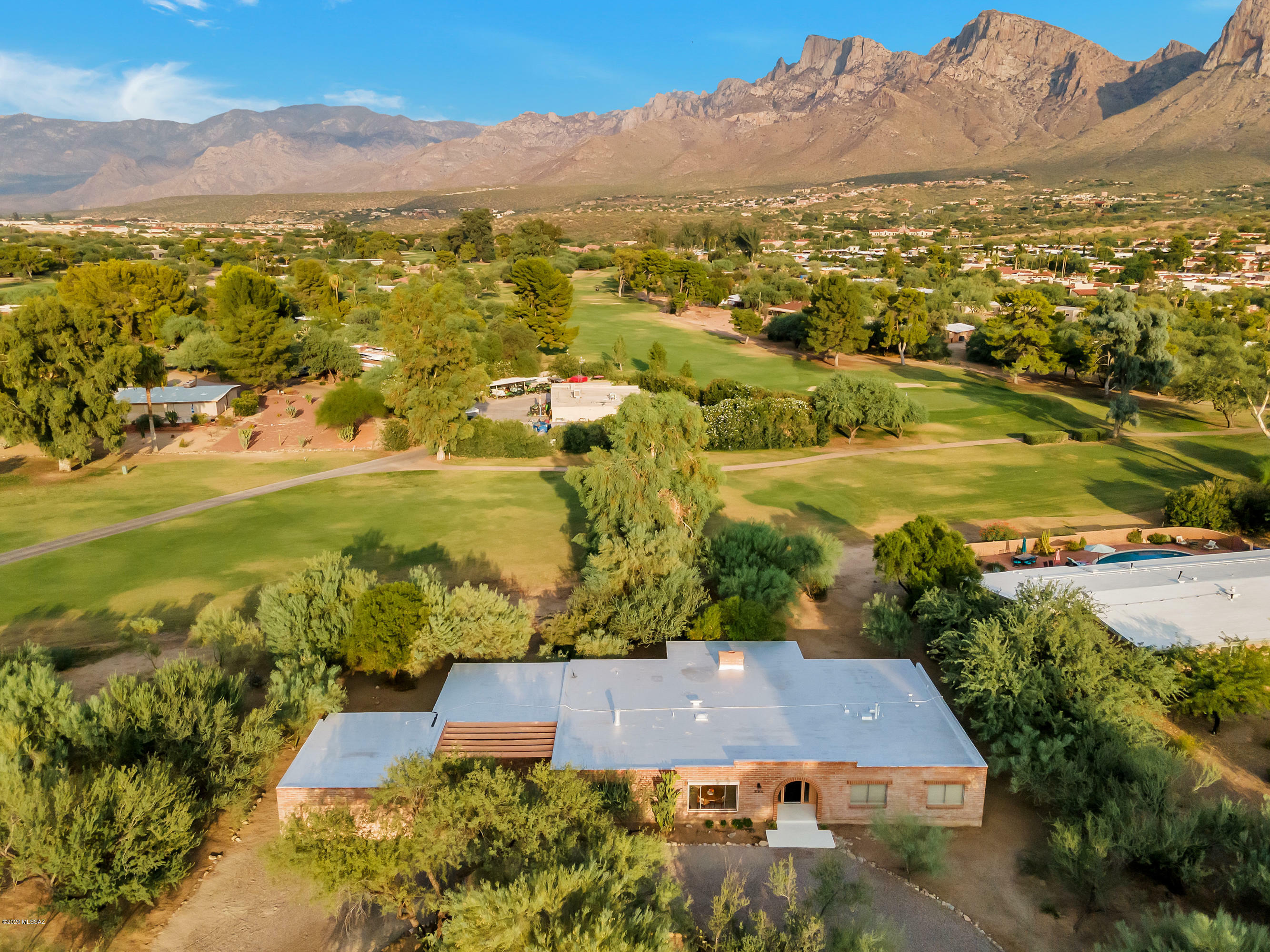 Property Photo:  325 W Oro Valley Drive  AZ 85737 