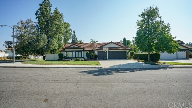 Property Photo:  243 Gracefield Way  CA 92506 