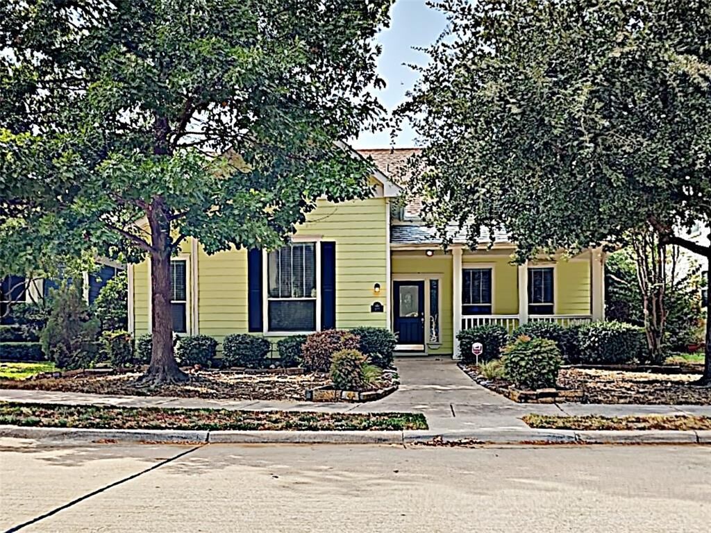 Property Photo: 827 Post Oak Place TX 76227