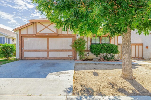 Property Photo:  2708 Juniper Drive  CA 93550 