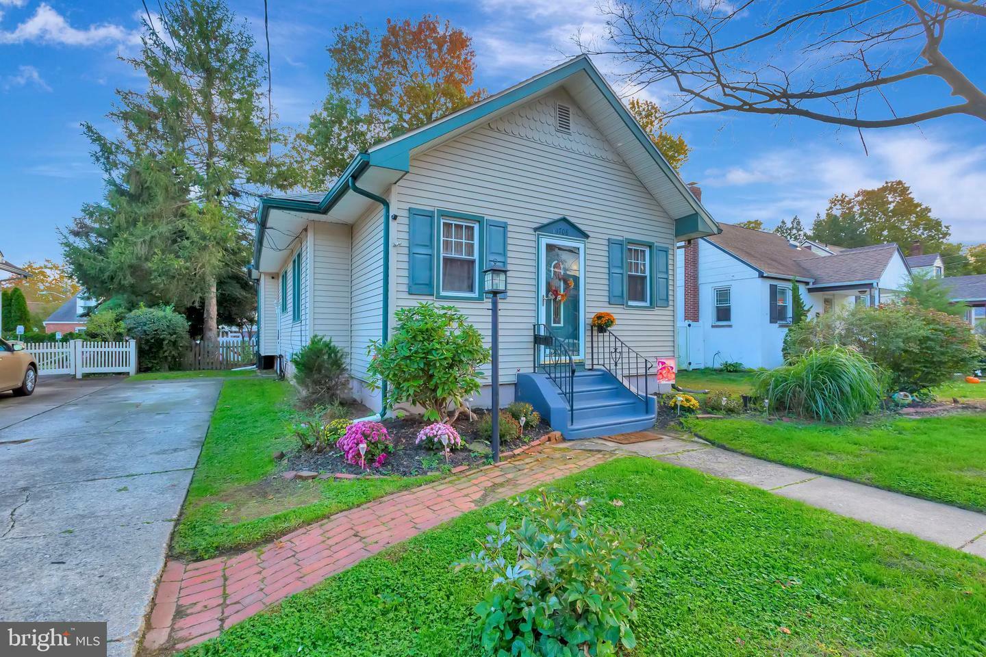 Property Photo:  1708 Maple Avenue  NJ 08035 
