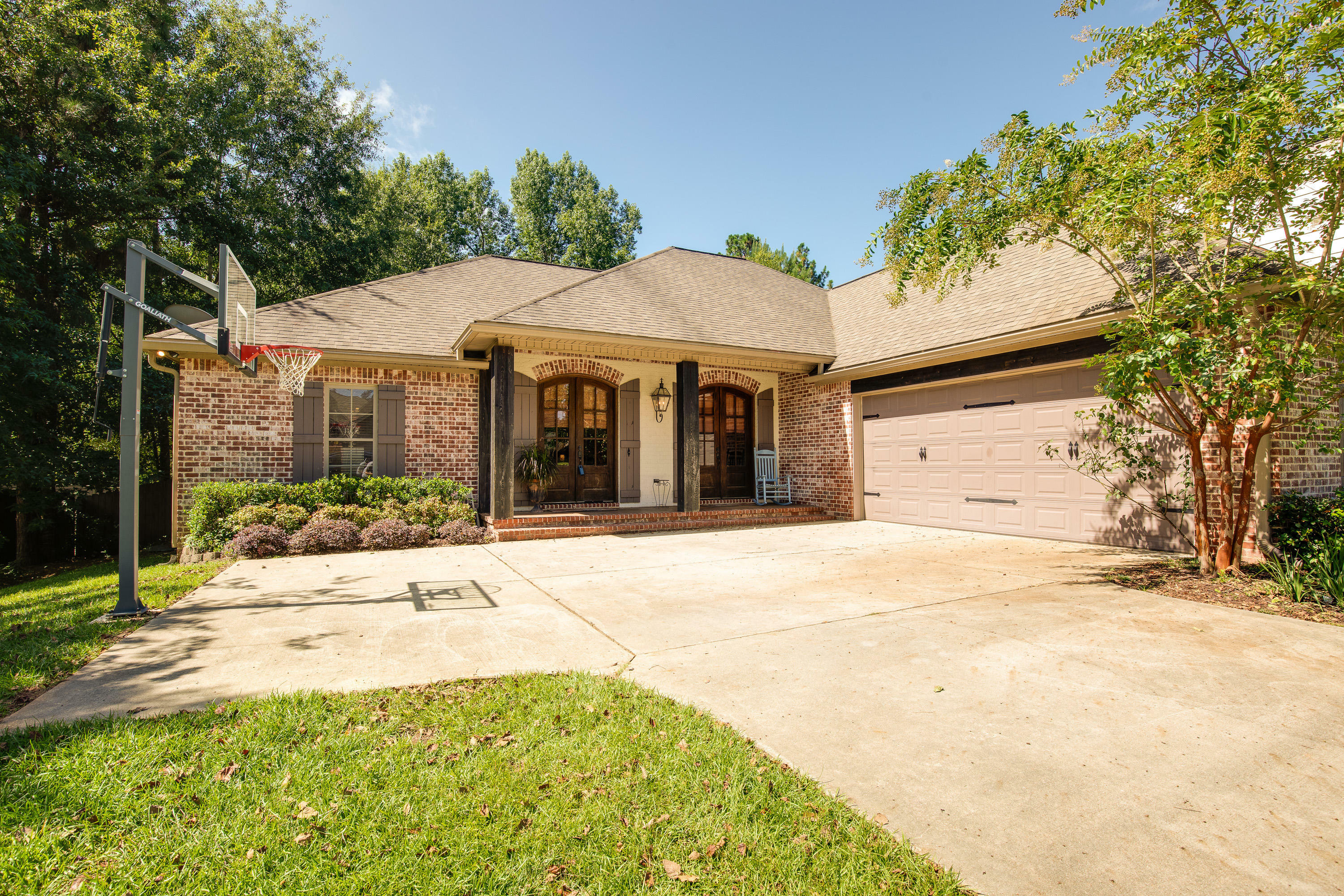 Property Photo: 15 W Donnington MS 39402